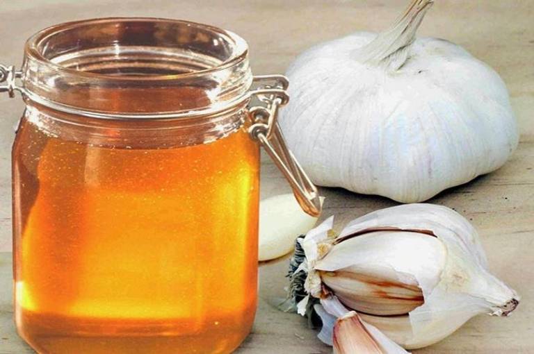 Sử dụng tỏi kết hợp với mật ong để chữa đau dạ dày